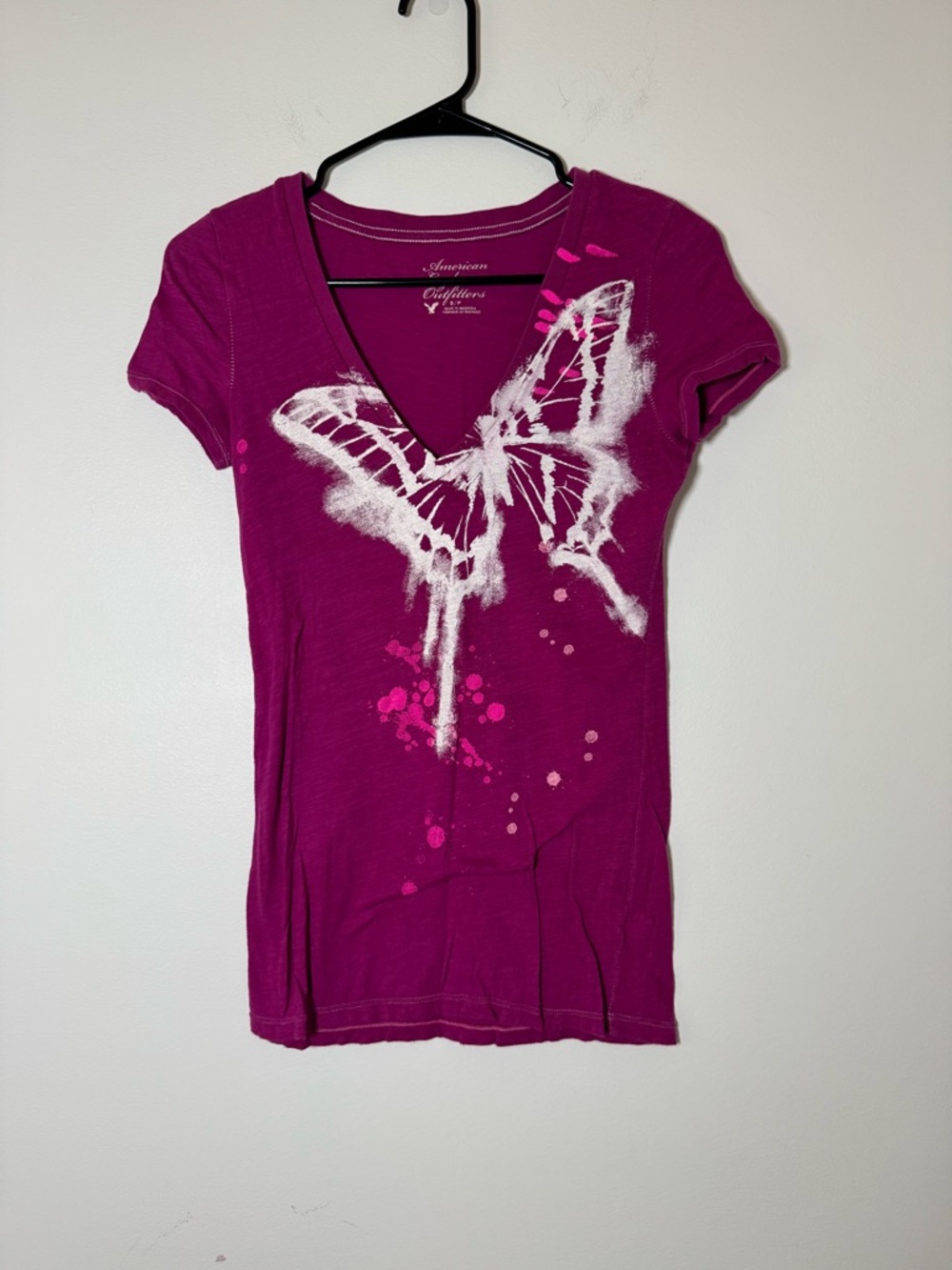 American Eagle Pink Butterfly Graphic Tee Womens Small V Neck Fitted